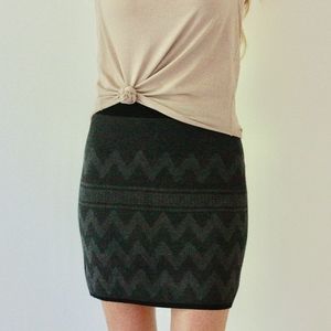 gray + black chevron print mini skirt